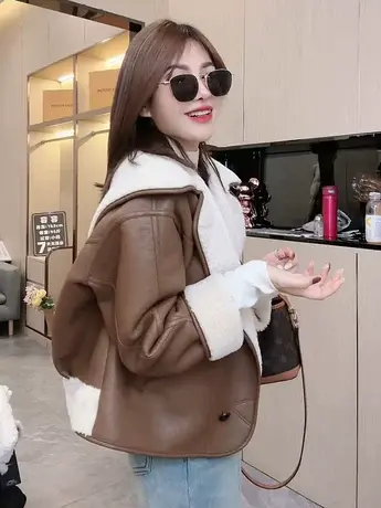 皮毛一体大翻领麂皮绒外套女2024冬季新款宽松加厚保暖机车服上衣商品大图