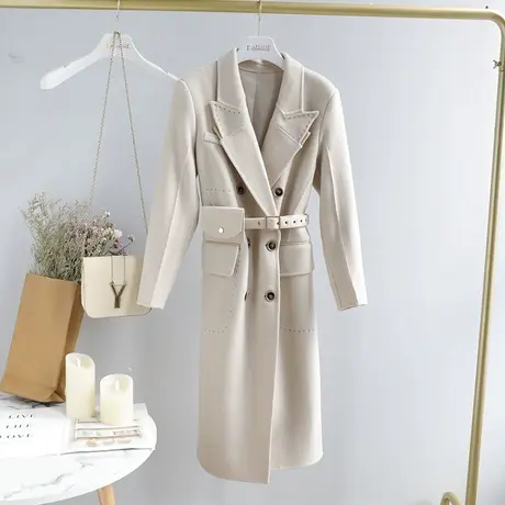 【直播】粉红大布娃娃时尚设计感腰包毛呢大衣商品大图