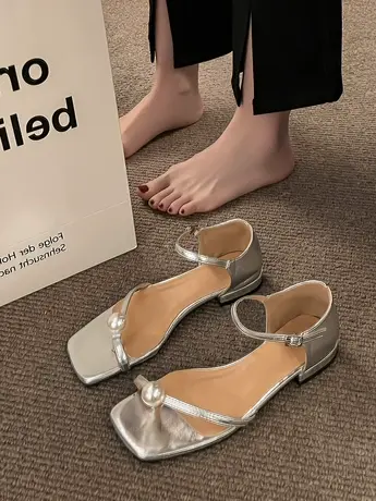 法式方头珍珠一字扣带粗跟凉鞋女2023年夏季新款仙女风夹趾罗马鞋商品大图