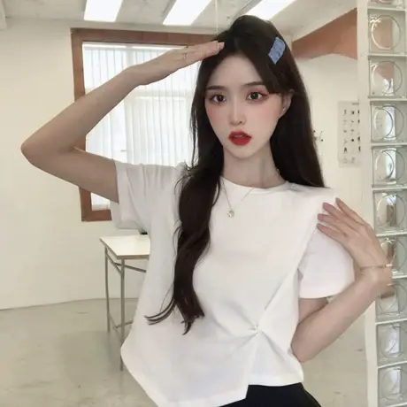 独特别致短款T恤女夏季短袖纯欲修身显瘦设计感小众正肩小衫上衣商品大图
