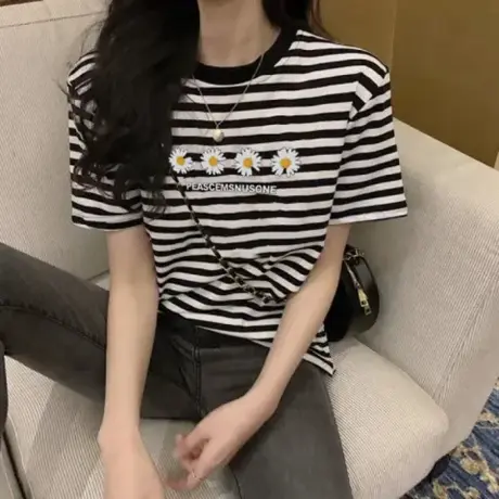 显瘦百搭黑白条纹宽松温柔短袖T恤夏季BF风休闲慵懒风上衣女ins潮图片