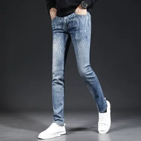 高端潮牌牛仔裤男款修身小脚2023新款春秋季潮流印花男士牛仔裤图片