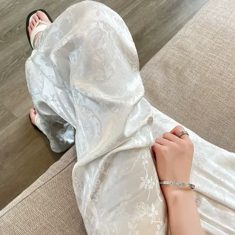 白色冰丝阔腿裤女夏季薄款高腰垂感窄版显瘦小众提花休闲拖地裤潮图片