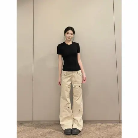 黑色正肩短袖t恤女夏内搭打底衫辣妹穿搭修身显瘦气质上衣设计感图片