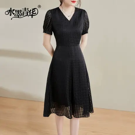 【1件7.9折】夏装新品优雅显瘦天丝提花连衣裙时尚修身短袖A字裙商品大图