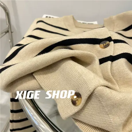高JI感条纹针织衫女秋冬加厚软糯口袋拼接设计感圆领毛衣开衫外穿图片