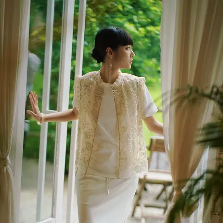 新中式马甲女款秋2023新款蕾丝背心洋气网纱马夹盘扣无袖上衣外搭商品大图
