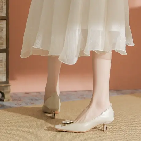 方扣高跟鞋女细跟2023年春季新款仙女尖头气质不累脚浅口工作单鞋图片