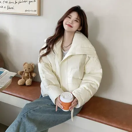 OtherMix 翻领短款羽绒服女2023冬季新款设计感白鸭绒面包服外套图片