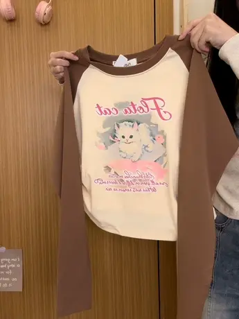 红续卡通猫咪字母插肩短款长袖T恤女复古美拉德内搭上衣秋冬新款商品大图