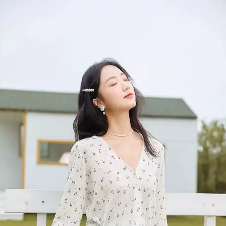 香影碎花上衣女2023秋装新款气质显瘦清新v领长袖薄款针织衫早秋商品大图