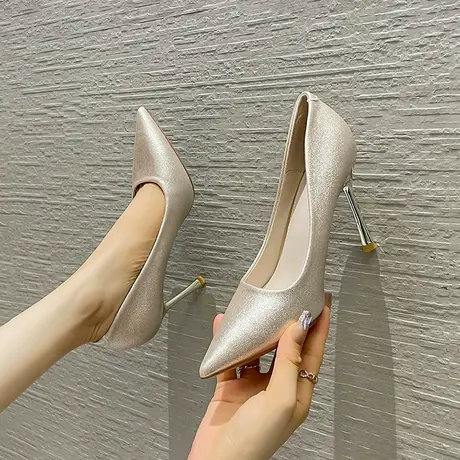 2023年夏季新款纯色单鞋气质仙女风宴会鞋尖头细跟高跟鞋闪闪发光图片