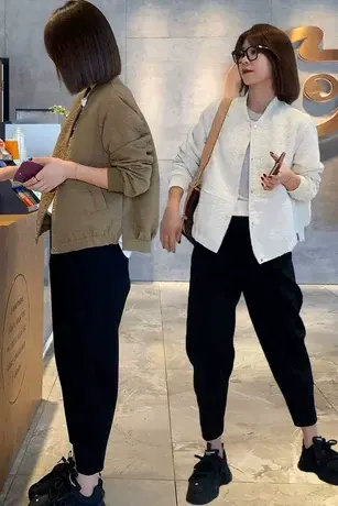 2023早秋短外套小众设计感 韩版休闲宽松显瘦圆领棒球服外套夹克商品大图