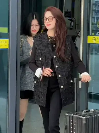 小香风马甲背心女外搭新款2023爆款网红欧货马夹复古流行坎肩外套图片