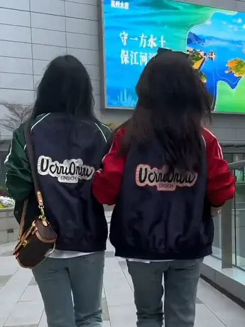 2023新款美式复古字母印花棒球服外套女街头风休闲宽松百搭上衣潮图片