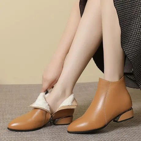 尖头单鞋女2023时尚大码女靴41一43秋季新款加绒中跟显瘦真皮短靴图片