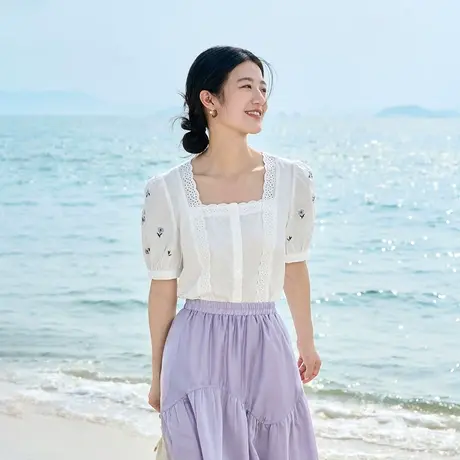 茵曼凉感清新衬衫2023夏女装新款雕孔方领绣花泡泡袖短袖显瘦上衣图片
