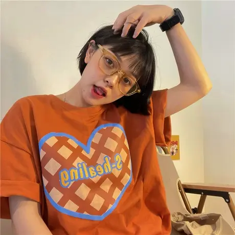 红续少女可爱印花爱心短袖t恤女夏美式宽松上衣2023新款设计感图片