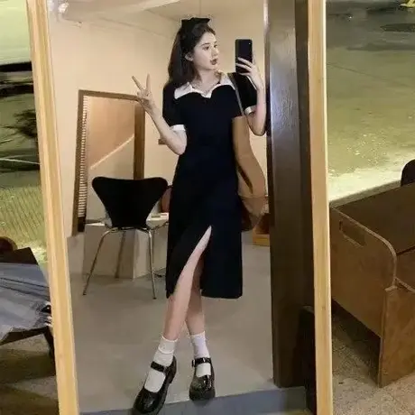 2024新款甜美撞色polo领连衣裙女夏设计感褶皱修身显瘦开叉长裙子图片