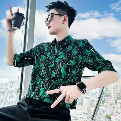 短袖衬衫男夏季潮牌时尚个性花色高级感痞帅潮男网红理发师衬衣图片