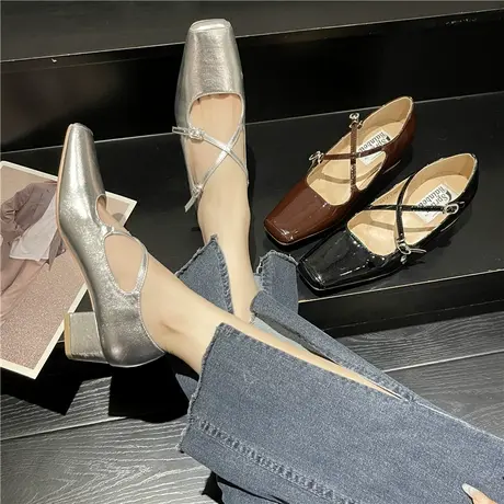 方头银色玛丽珍鞋女2023新款春秋粗跟百搭法式复古交叉带中跟单鞋图片