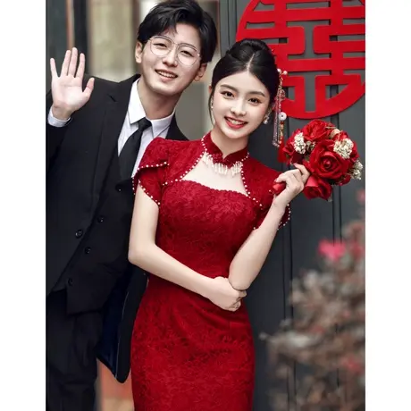 敬酒服2023新款新娘高级感修身露背设计感蕾丝订婚礼服女夏季红色图片