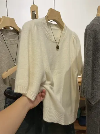 圆领浣熊羊绒短袖毛衣女2023秋款气质纯色软糯泡泡袖针织衫图片