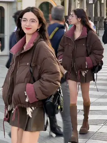 欧货撞色立领短款羽绒服女2023冬季新款加厚保暖小个子面包服外套图片