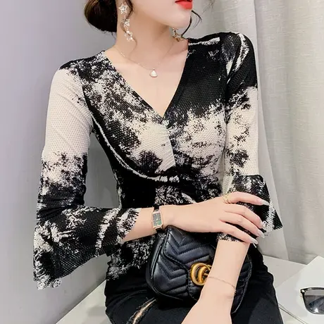 复古水墨画T恤女中袖早秋新款性感V领网纱打底衫荷叶边洋气上衣潮图片