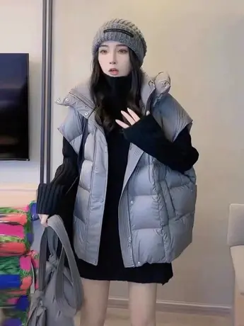 2023新款羽绒马甲女冬季韩系连帽白鸭绒百搭背心马夹外套外穿潮款图片