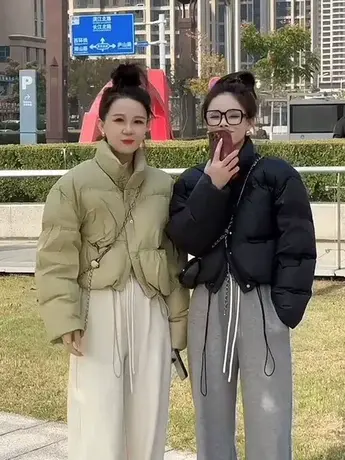 时尚短款立领羽绒服女冬季2023年新款宽松保暖加厚白鸭绒休闲外套商品大图