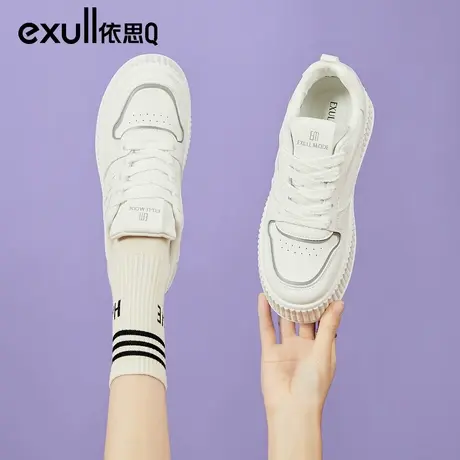 依思q白色休闲帆布鞋女2024新款秋天超火松糕厚底饼干鞋春季女鞋图片