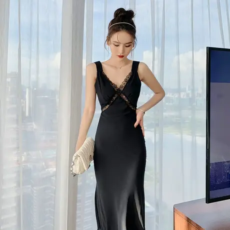 蕾丝V领吊带连衣裙2023年夏季新款女人味镂空露背小礼服日常穿搭商品大图