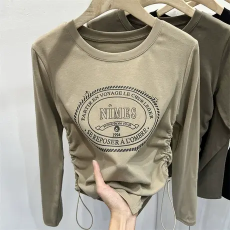 圆领字母印花T恤女长袖2023早秋新款褶皱设计感抽绳上衣时髦体恤商品大图