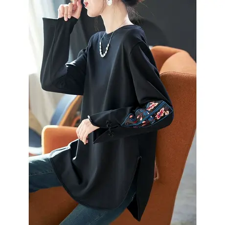 宝诗黎圆领刺绣棉质长袖T恤2024春季新款中长打底落肩上衣女宽松图片