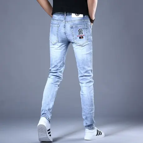男士刺绣牛仔裤男秋款男款2023新款潮牌修身小脚休闲裤子浅蓝色弹图片