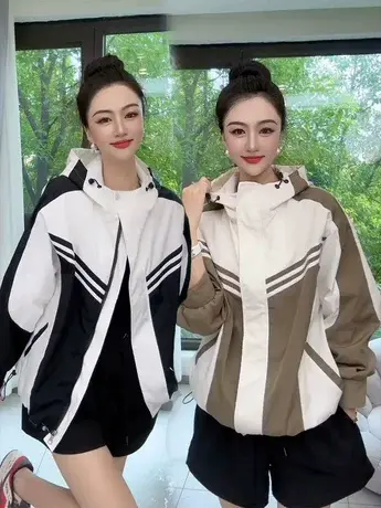 早秋新款撞色条纹小众设计感休闲运动拉链连帽长袖外套冲锋衣女潮图片