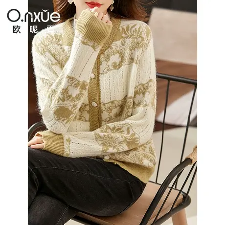 欧昵雪2023冬季新款休闲减龄加厚保暖圆领开衫毛衣女长袖宽松慵懒图片