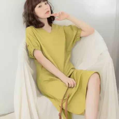 桔熊夏季小清新纯色V领灯笼袖宽松开衩中长款连衣裙女大码DA6535图片