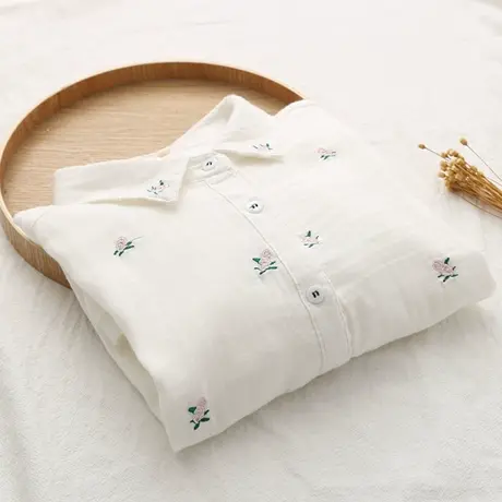 日系双层棉纱小清新长袖内搭衬衫春新款翻领刺绣碎花全棉打底衬衣图片