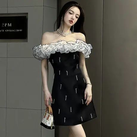 一字肩抹胸黑色小礼服平时可穿宴会气质女神范性感御姐流苏连衣裙图片