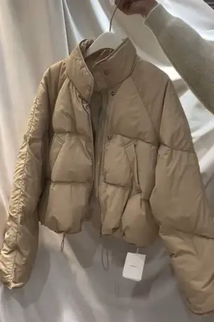 今年流行漂亮爆款2023小个子显瘦高端轻奢洋气小香风短款羽绒服女图片