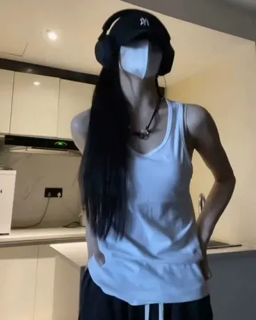 美式复古辣妹白色吊带背心女夏季内搭外穿无袖工字篮球运动上衣服图片