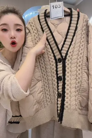 抖音爆款棉服欧洲站慵懒宽松百搭加厚V领长袖针织拼接毛衣外套女图片