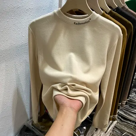 欧货字母圆领磨毛德绒长袖T恤女2022秋冬新款软糯内搭打底衫上衣图片