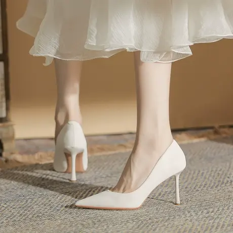 2023年春夏季新款软皮气质单鞋尖头浅口高跟鞋女细跟不累脚职业鞋图片