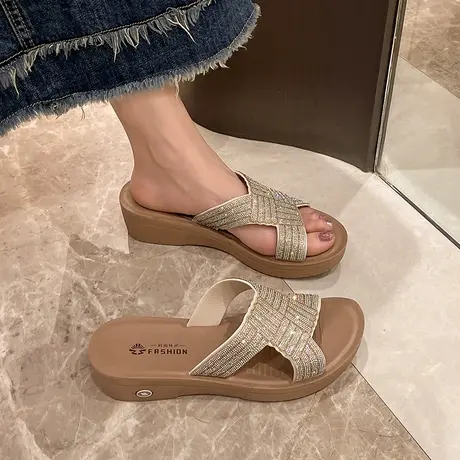 真皮妈妈凉拖鞋女士夏季外穿不累脚中跟凉鞋中老年厚底一字拖大码图片