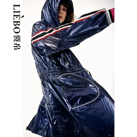 裂帛LIEBOFeng原创设计刺绣宽松时尚亮面连帽未来感中长款风衣女图片