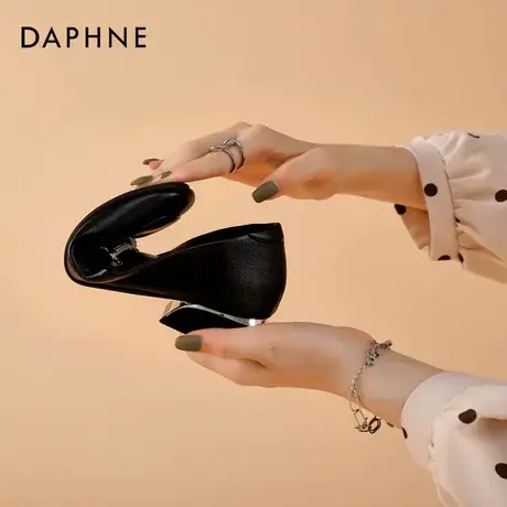 达芙妮英伦小皮鞋平底软底软面一脚蹬黑色懒人乐福女鞋2022年新款商品大图