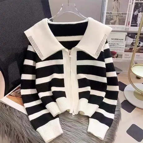 2023年新款早春条纹上衣女拉链娃娃领毛衣开衫针织外套春秋款外穿商品大图